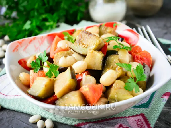 Фото блюда: Баклажаны с фасолью (тушеные)