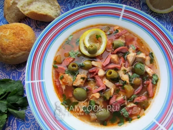 Фото блюда: Солянка с колбасой и курицей