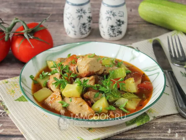 Фото блюда: Свинина с кабачком и помидорами