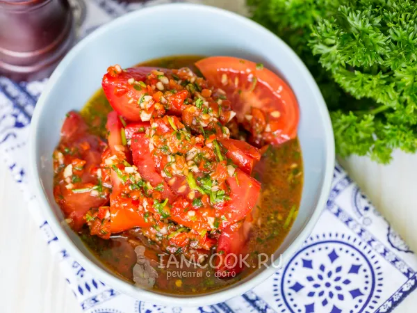 Фото готового блюда: Пикантная закуска из помидоров