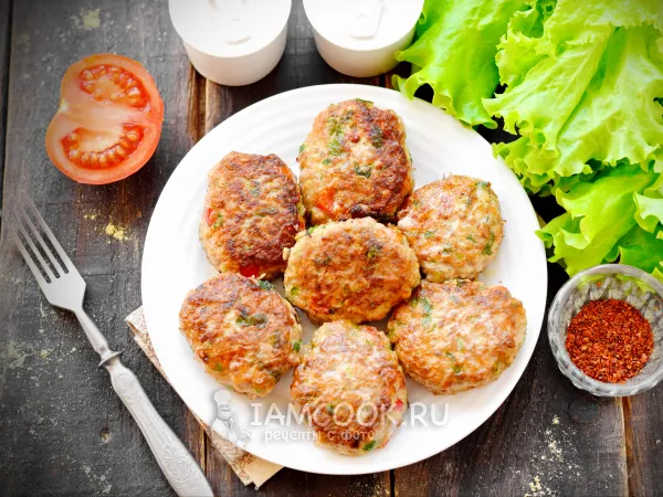 Фото готового блюда: Цыганские котлеты с помидором и перцем