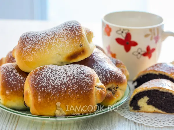 Фото готового блюда: Булочки-рулетики из дрожжевого теста с маком