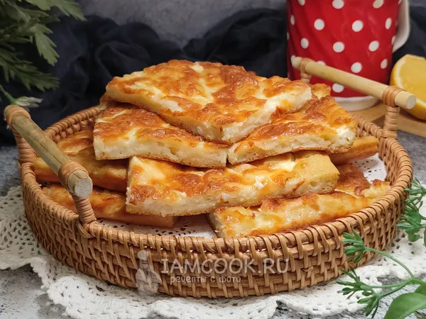 Фото блюда: Заливной пирог с творогом и сыром