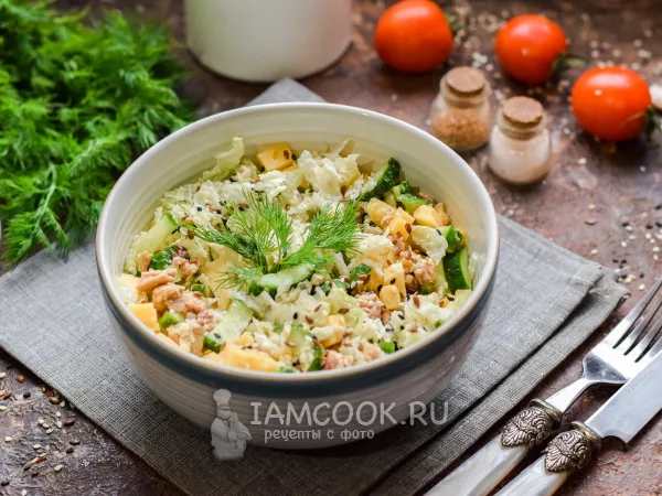 Фото блюда: Салат с пекинской капустой и печенью трески