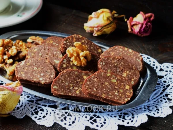 Фото блюда: Колбаса шоколадная из печенья со сгущенкой