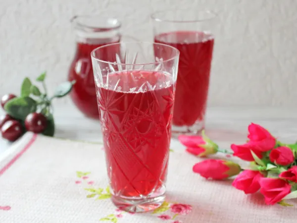 Фото блюда: Компот из вишни с черной смородиной