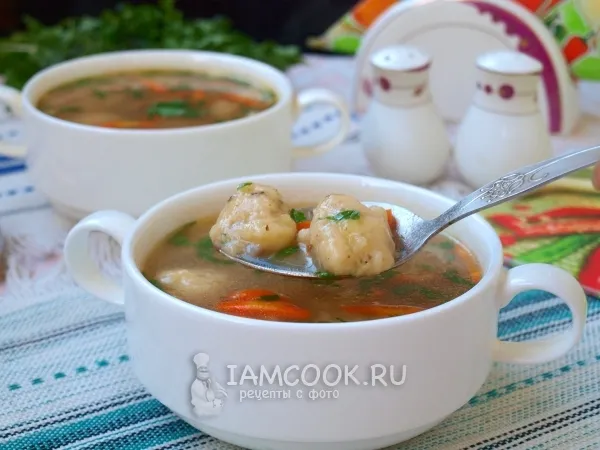 Фото готового блюда: Гречневый суп с картофельными клецками