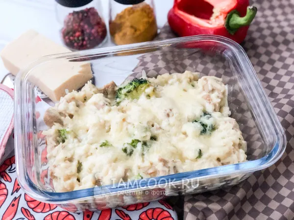 Фото готового блюда: Рис с индейкой и брокколи в молоке