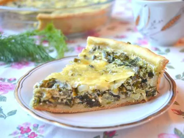 Фото готового блюда: Киш с зеленым луком и укропом