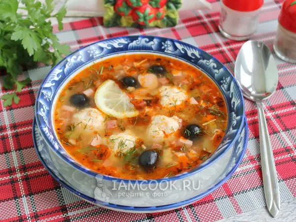 Фото готового блюда: Солянка с фрикадельками