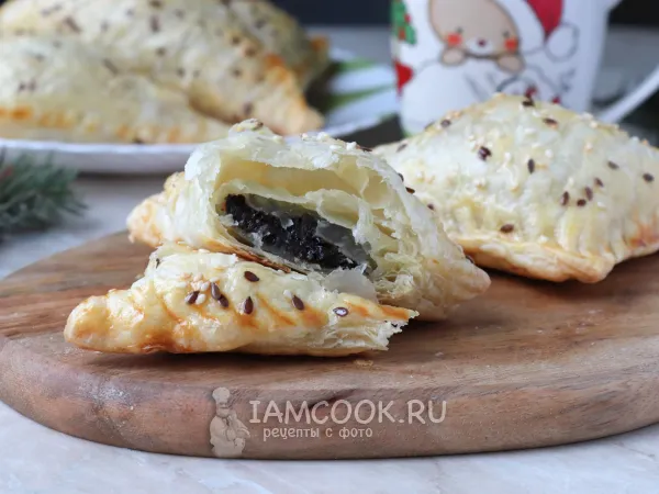 Фото готового блюда: Слойки с черносливом