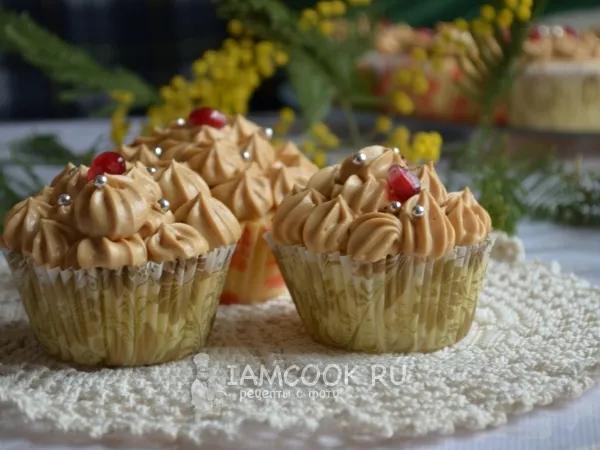 Фото блюда: Капкейки с карамельно-сливочным кремом и орехами