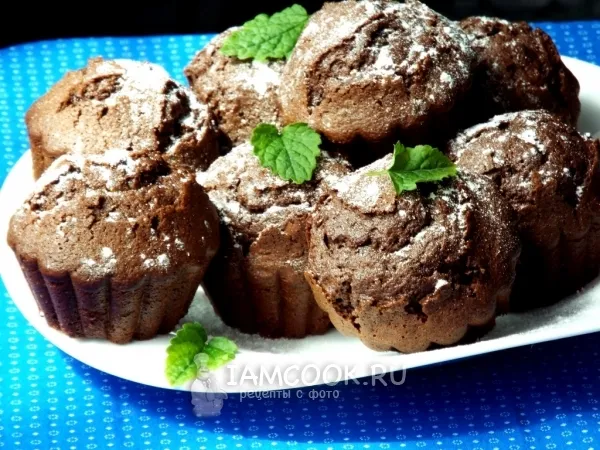 Фото готового блюда: Шоколадные кексы со сгущенкой