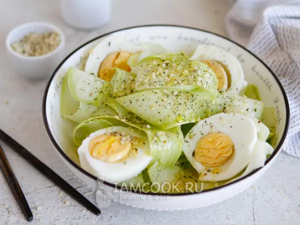 Фото блюда: Салат из кабачков с яйцом