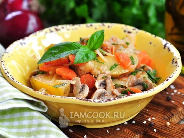 Фото готового блюда: Рагу овощное с капустой и картошкой
