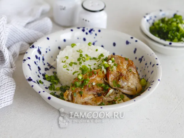 Фото блюда: Куриное бедро на сковороде с чесноком