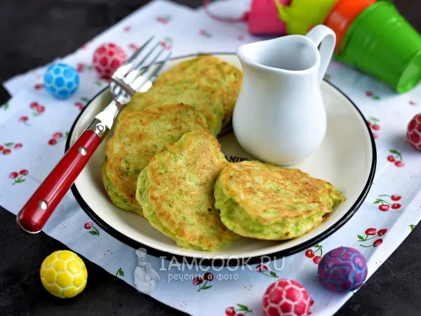 Фото готового блюда: Оладушки из кабачков для детей