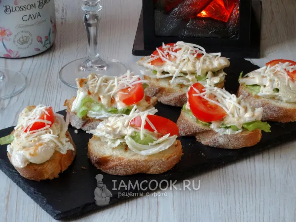 Фото готового блюда: Брускетта Цезарь