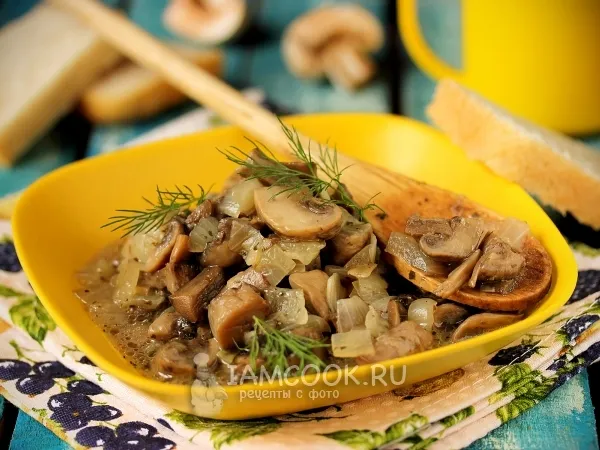 Фото готового блюда: Тушеные шампиньоны