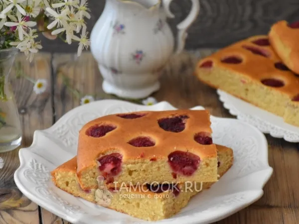 Фото блюда: Пирог на йогурте с малиной