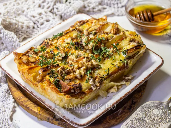 Фото блюда: Пирог из теста фило с грушей и сыром