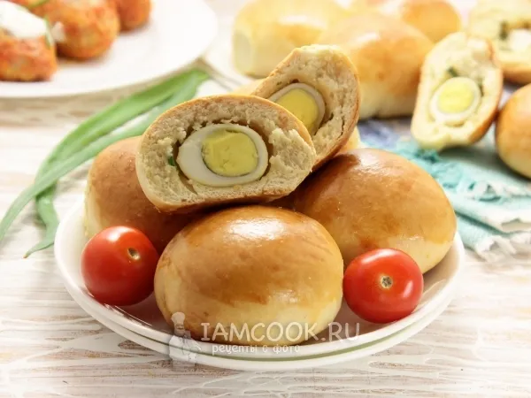 Фото готового блюда: Пирожки с перепелиными яйцами