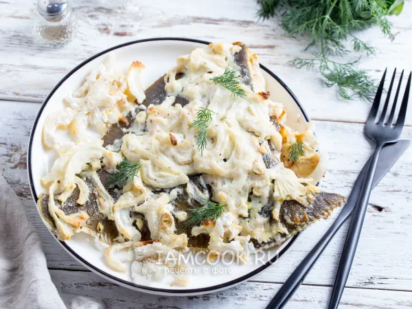 Фото блюда: Камбала в сметане в духовке целиком