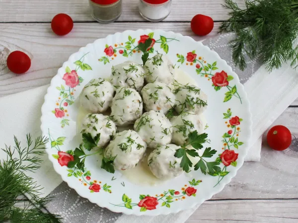 Фото готового блюда: Фрикадельки в соусе Бешамель