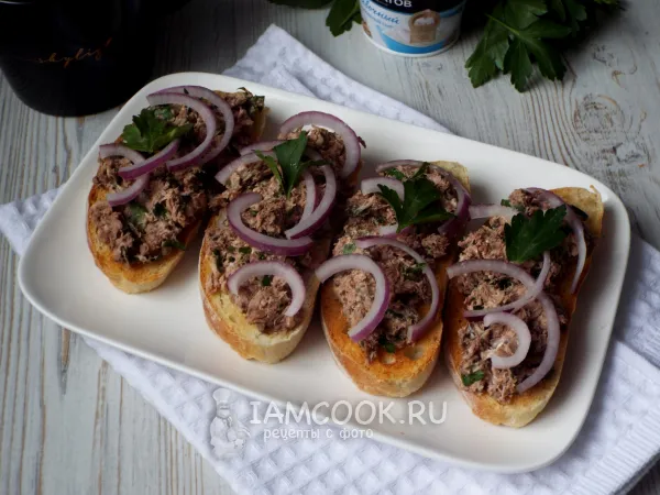 Фото блюда: Брускетта с тунцом и творожным сыром