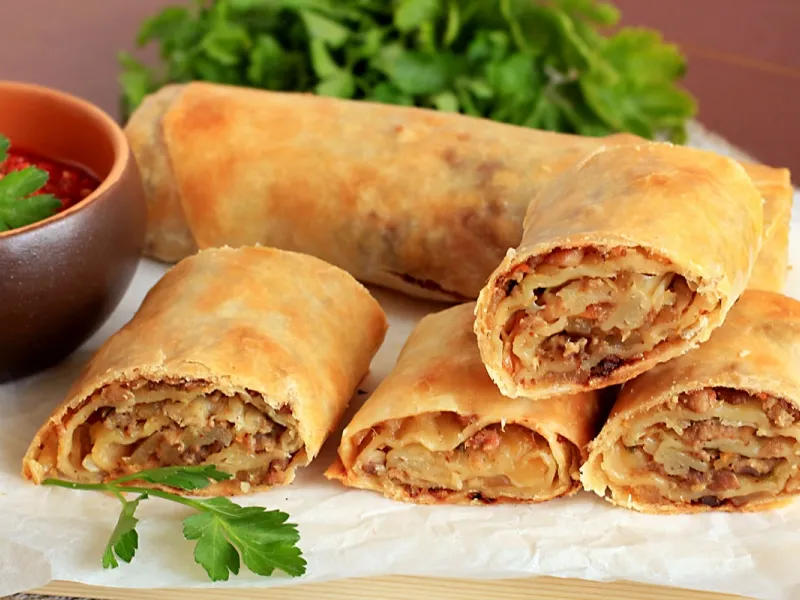 Фото блюда: Штрудель с мясом, картошкой и капустой