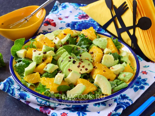 Фото готового блюда: Салат с авокадо и апельсином