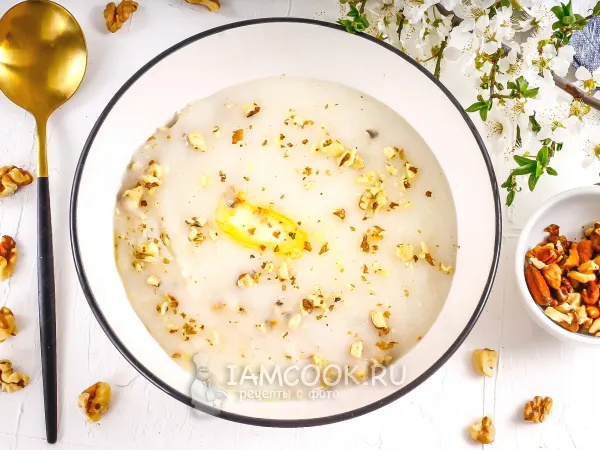 Фото блюда: Манная каша с грецкими орехами