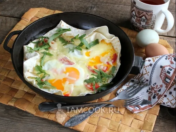 Фото блюда: Яичница на лаваше на сковороде