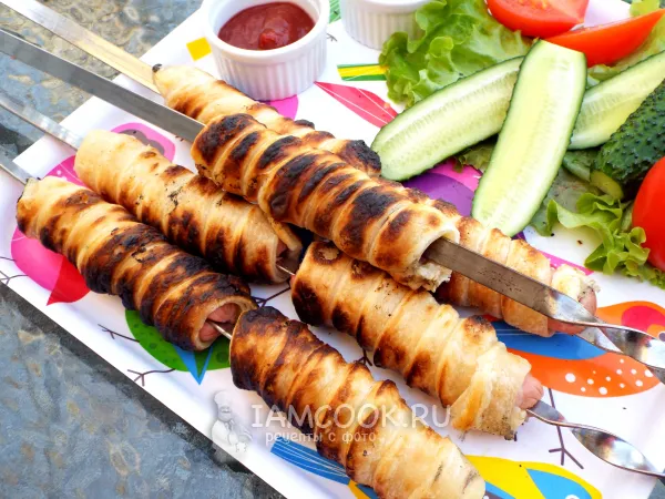 Фото готового блюда: Сосиски в тесте на мангале