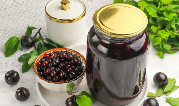Фото блюда: Компот из алычи и смородины