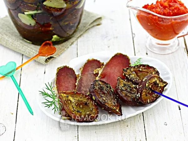 Фото готового блюда: Вяленые сливы с чесноком