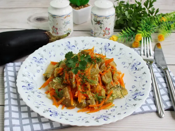 Фото блюда: Жареные баклажаны с луком и морковью