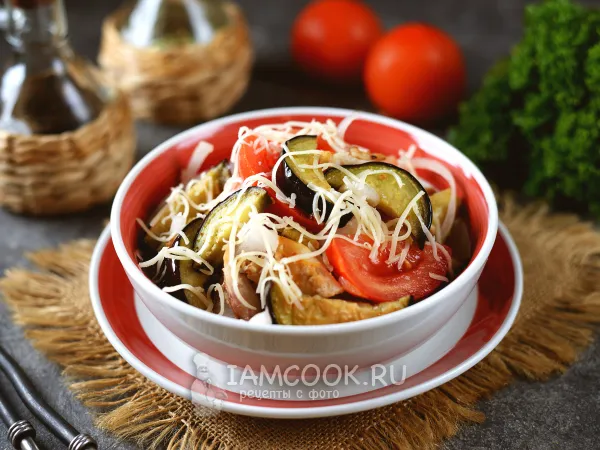 Фото блюда: Теплый салат с баклажанами и курицей