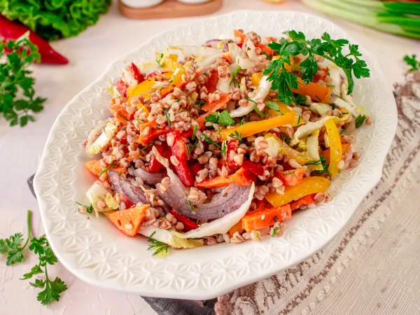 Фото готового блюда: Гречневый салат (постный)