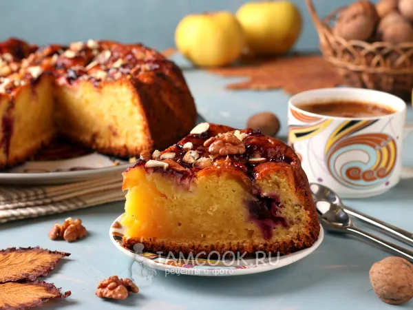 Фото готового блюда: Пирог на йогурте с фруктами в духовке