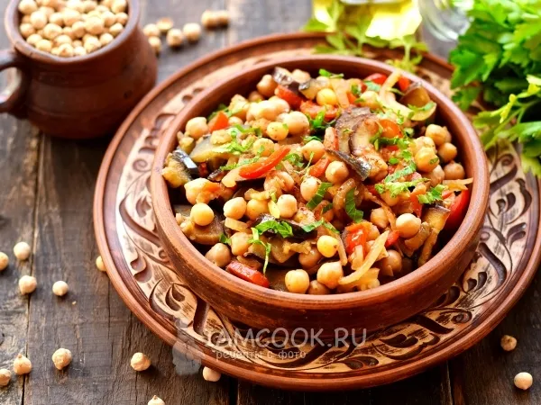 Фото блюда: Нут с баклажанами и перцем