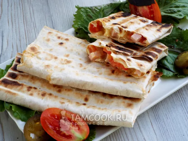 Фото готового блюда: Конвертики из лаваша на мангале
