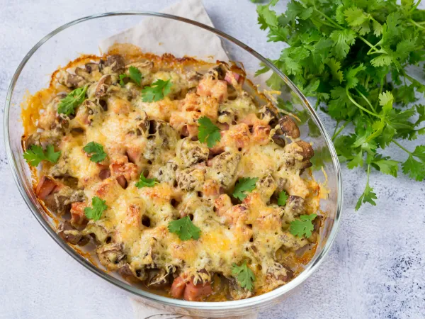 Фото блюда: Шампиньоны с колбасой и сыром в духовке
