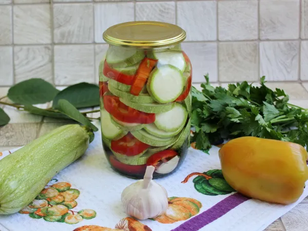 Фото блюда: Маринованные кабачки с болгарским перцем на зиму