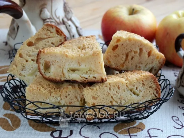 Фото готового блюда: Кекс с яблоками и киселем