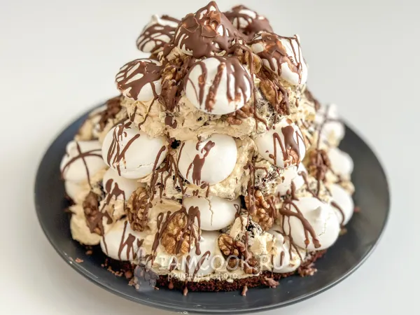 Фото блюда: Торт «Графские развалины» с бисквитом и безе