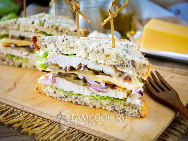Фото блюда: Сэндвич с курицей и сыром