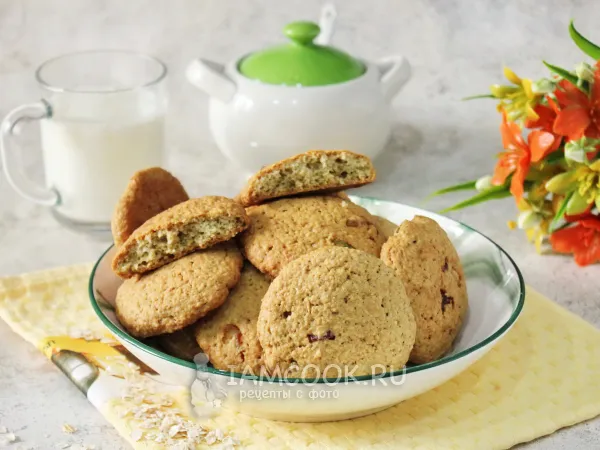 Фото готового блюда: Овсяное печенье с цукатами