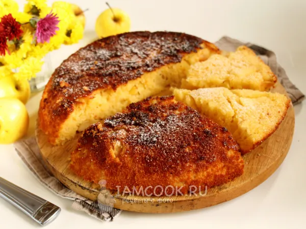 Фото блюда: Манник с яблоками на сковороде