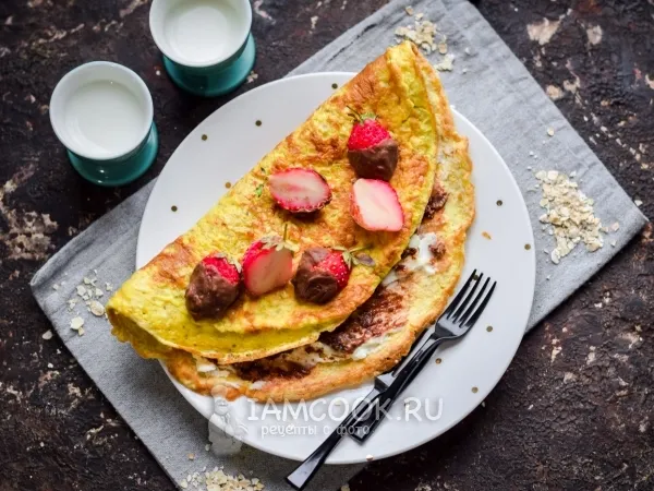 Фото готового блюда: Овсяноблин с творогом и шоколадом